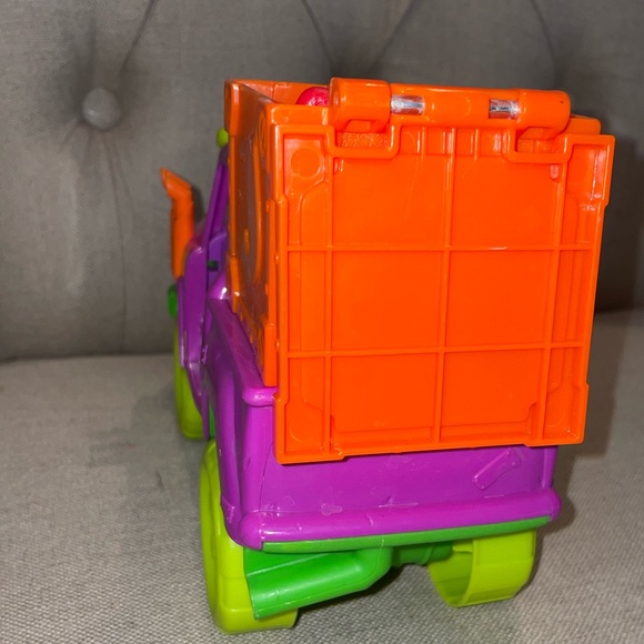 DC Super Friends Batman Imaginext The Joker Surprise 3-Inch Figure Set - Picture 8 of 12